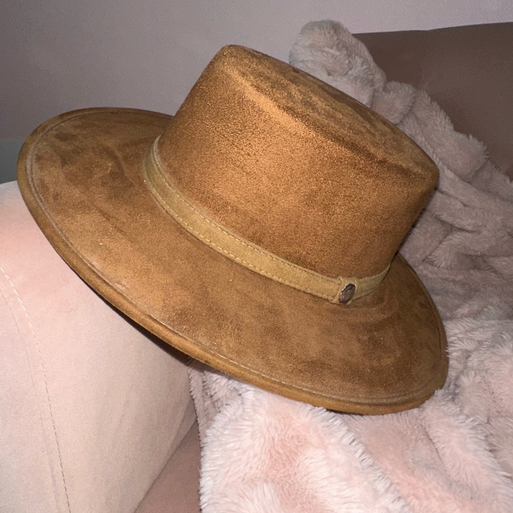 Classic Tan Wide-Brimmed Hat
